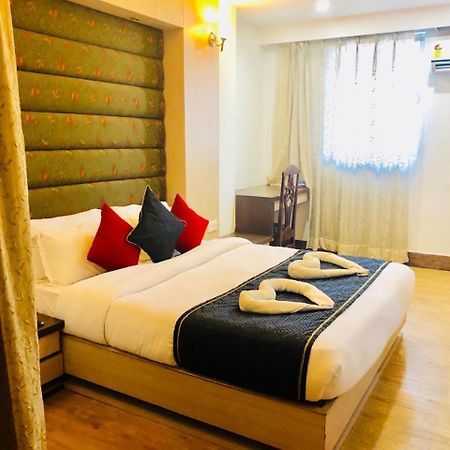 Hotel Prag Continental Guwahati Zewnętrze zdjęcie