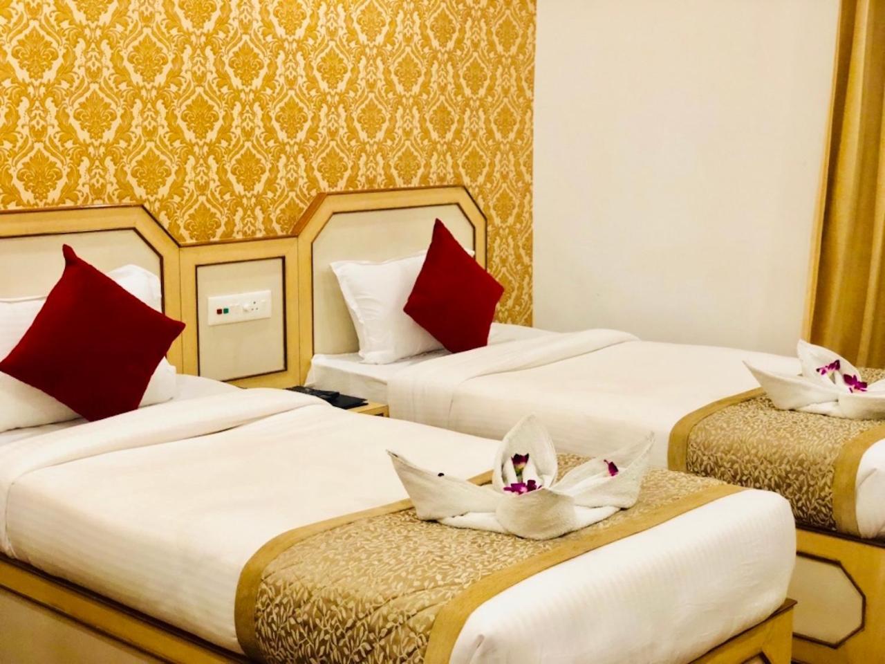 Hotel Prag Continental Guwahati Zewnętrze zdjęcie