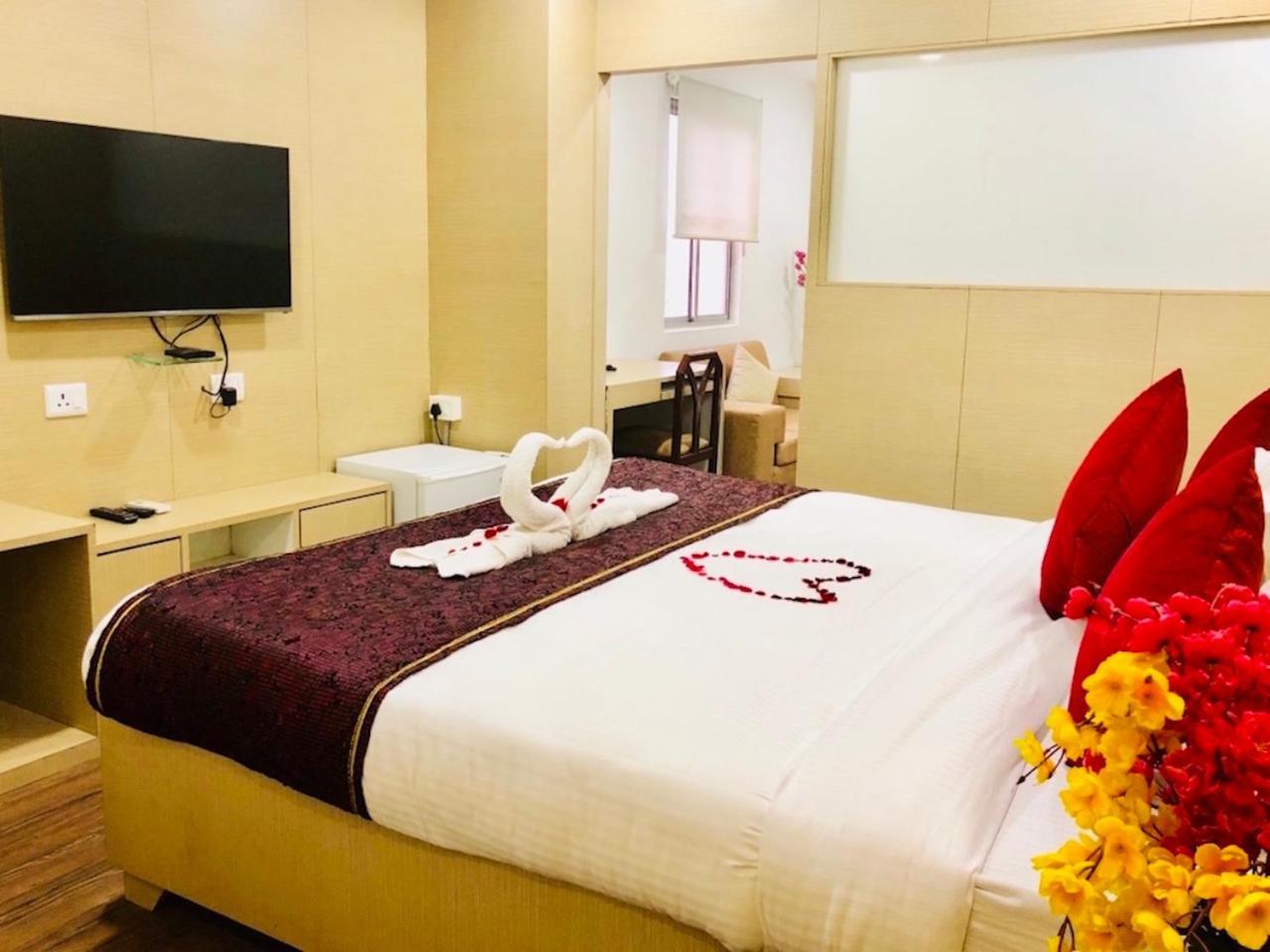 Hotel Prag Continental Guwahati Zewnętrze zdjęcie