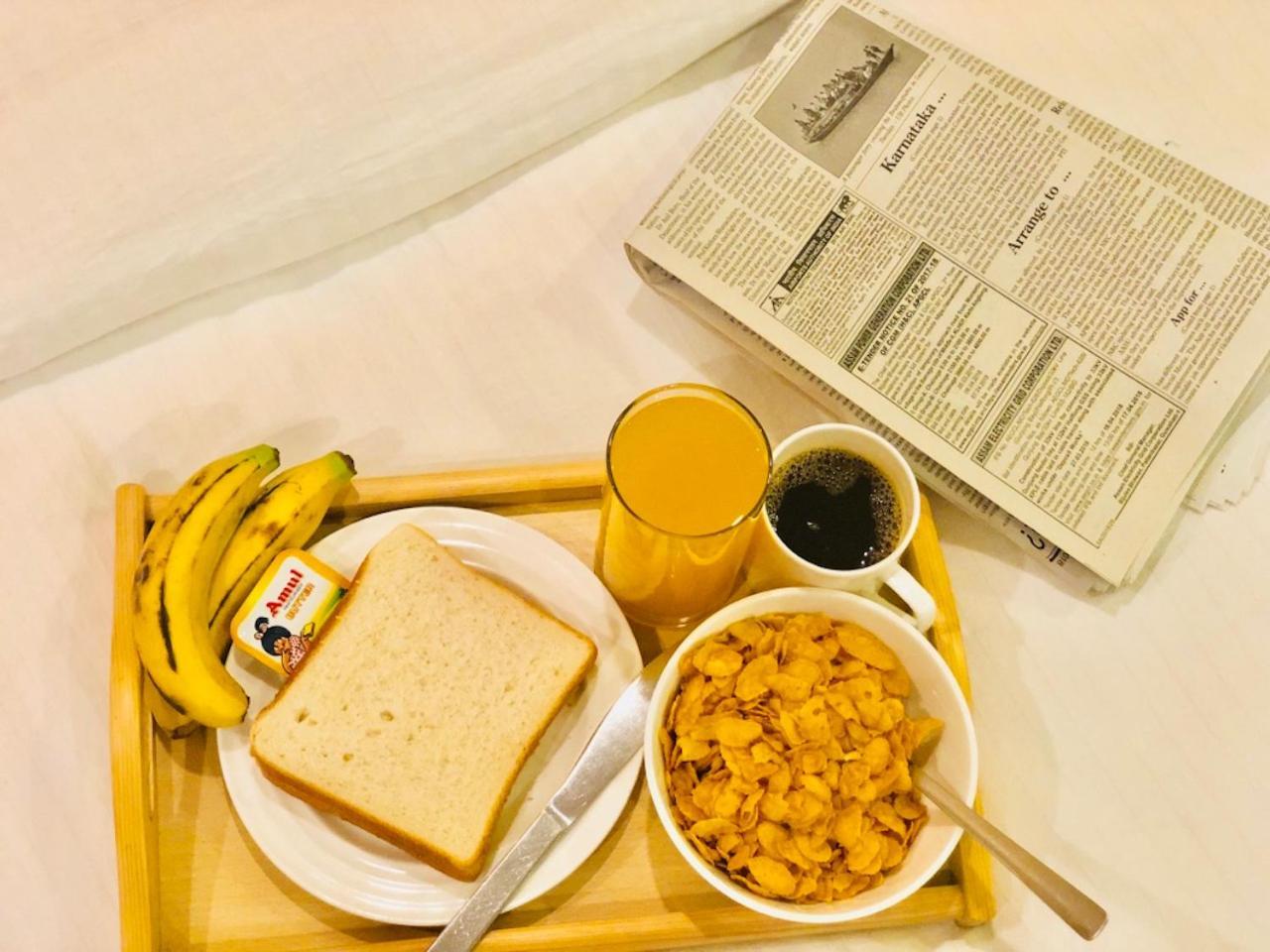 Hotel Prag Continental Guwahati Zewnętrze zdjęcie