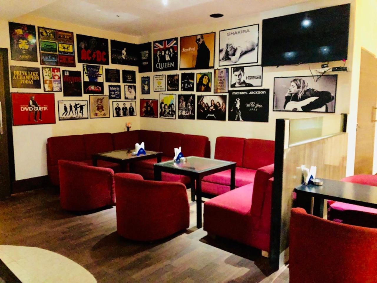 Hotel Prag Continental Guwahati Zewnętrze zdjęcie