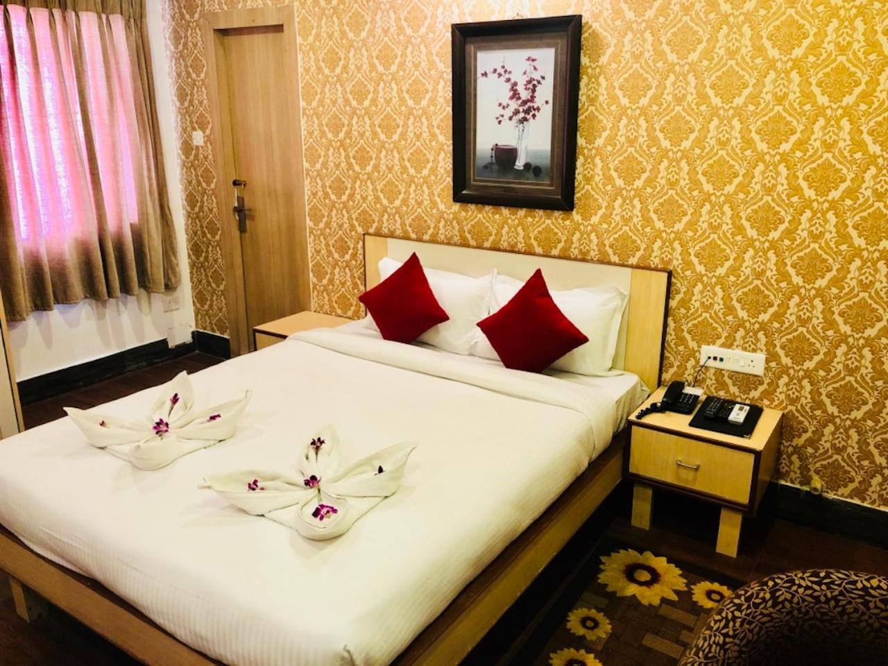 Hotel Prag Continental Guwahati Zewnętrze zdjęcie