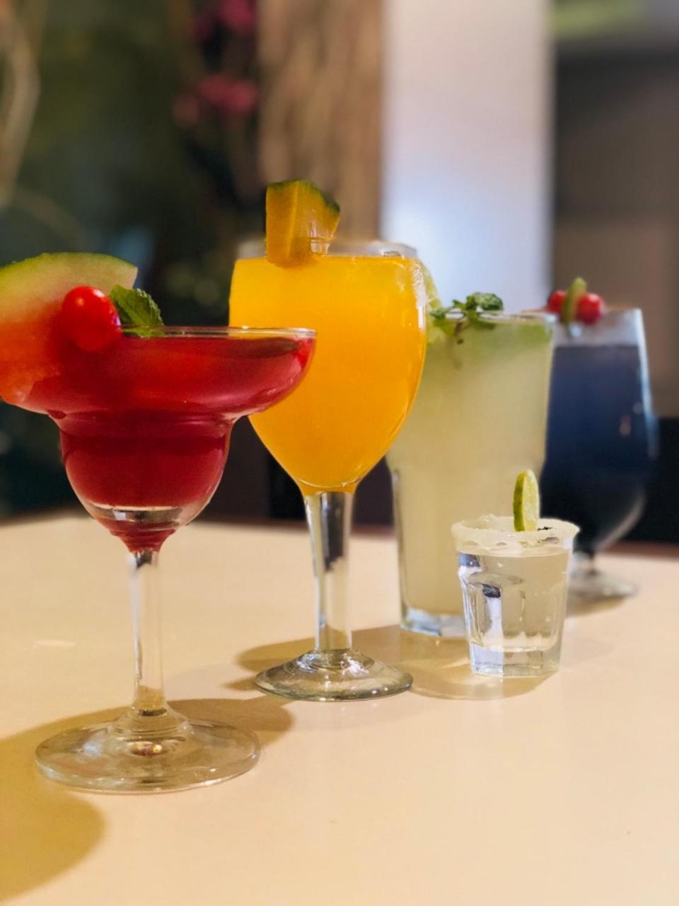 Hotel Prag Continental Guwahati Zewnętrze zdjęcie