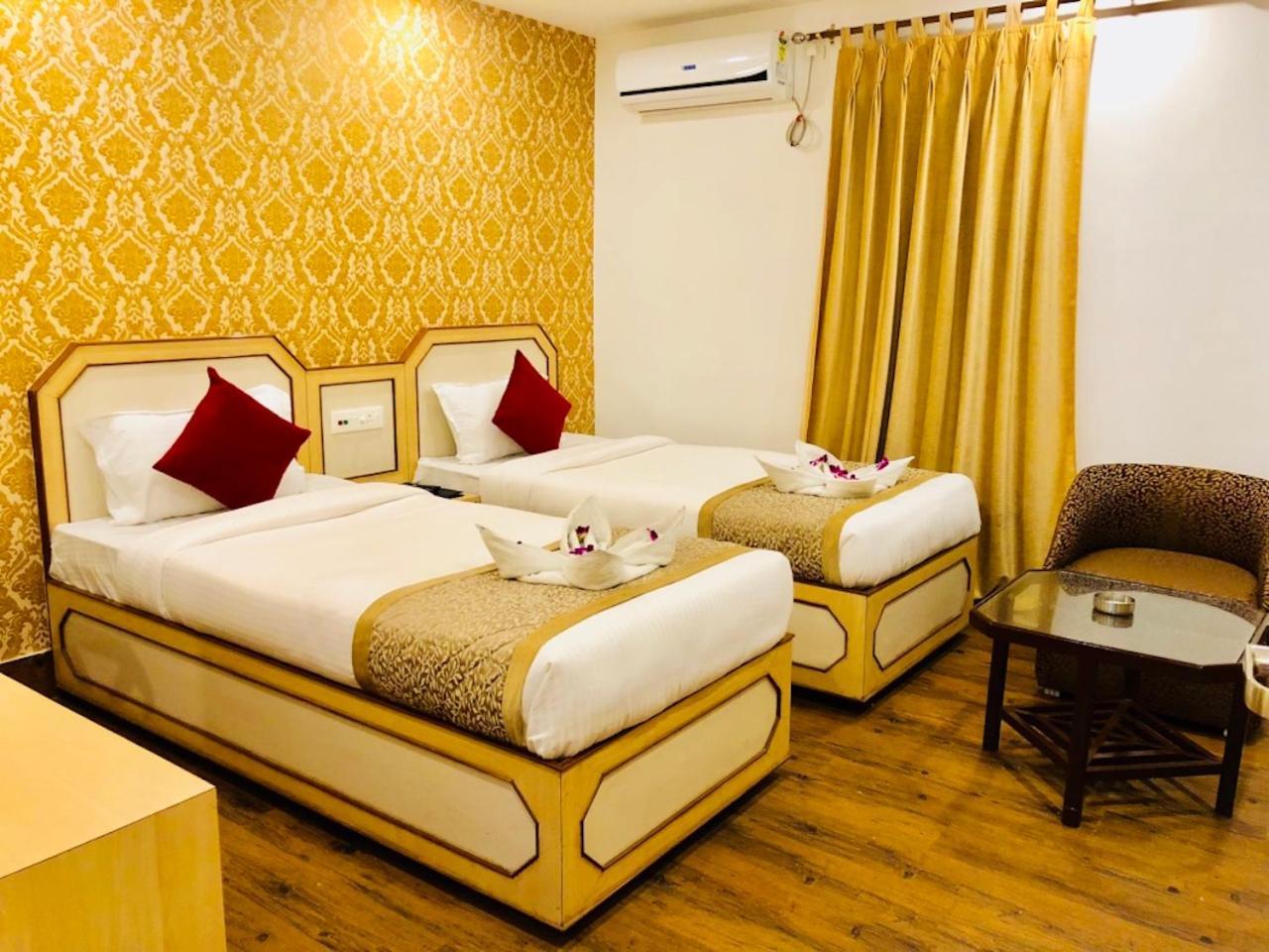 Hotel Prag Continental Guwahati Zewnętrze zdjęcie