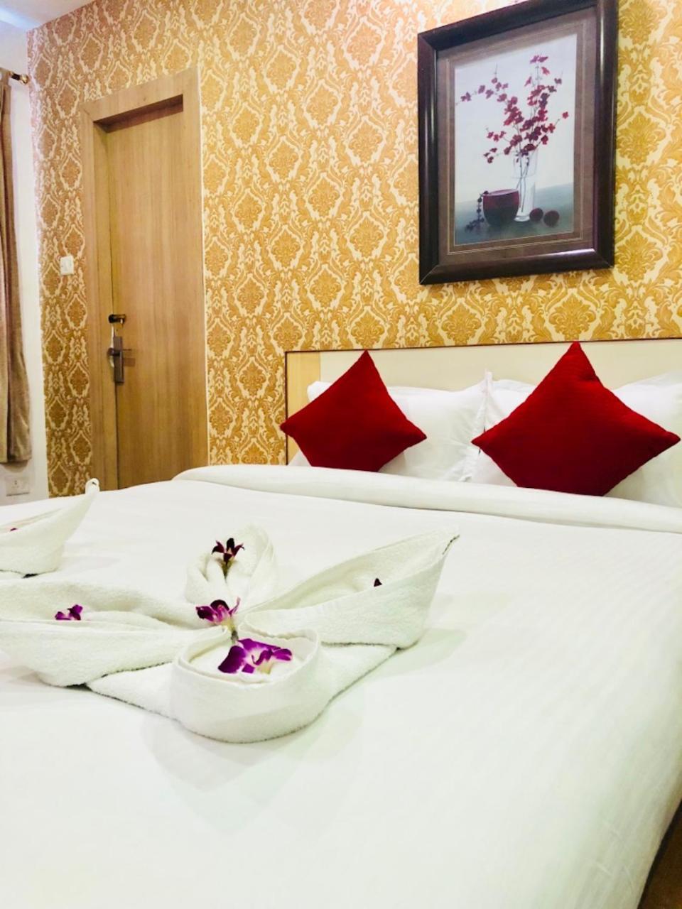 Hotel Prag Continental Guwahati Zewnętrze zdjęcie