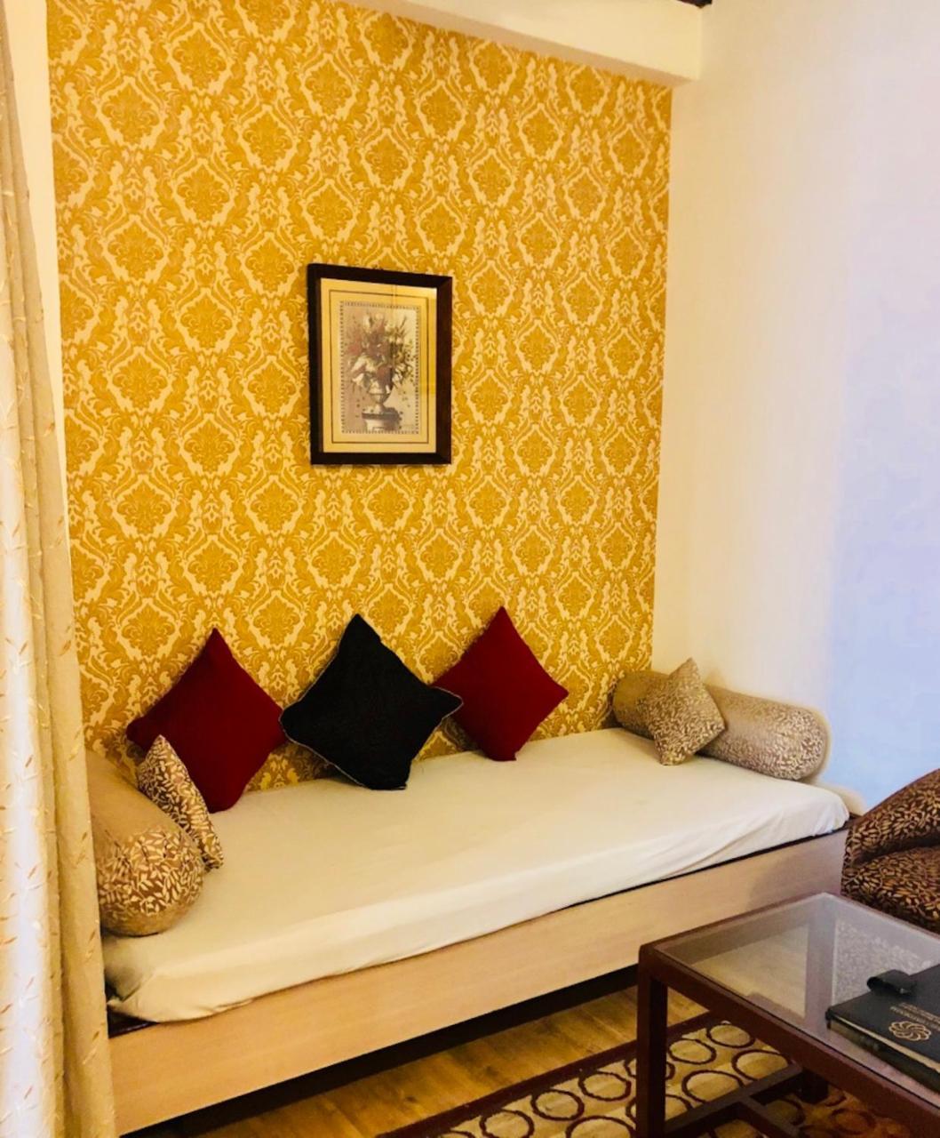 Hotel Prag Continental Guwahati Zewnętrze zdjęcie